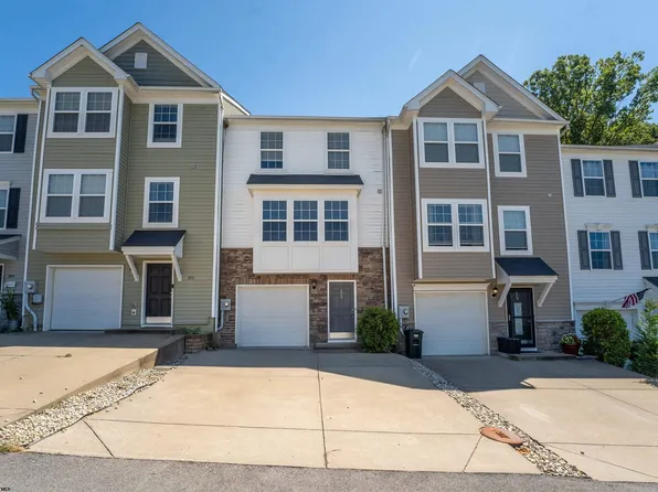 213 Summerfield Dr, Morgantown, WV 26508