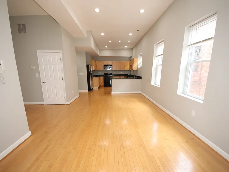 2443 Callow Ave #3 — Photo 4