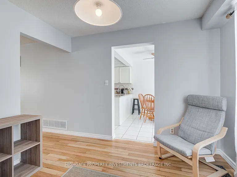 913 Dyer Ct — Photo 8