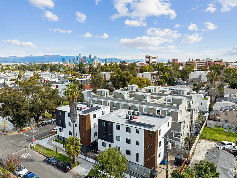 1186 W 37th Pl - USC DPS — Photo 18