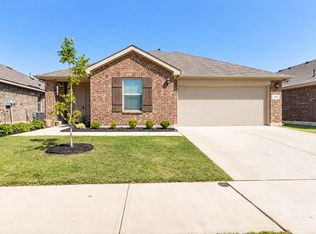 616 Sand Point Dr, Fort Worth, TX 76131