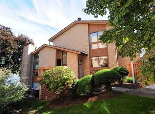 2012 Lakewinds Dr, Reston, VA 20191