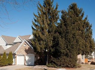 301 Reserve Cir, Clarendon Hills, IL 60514