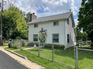 6001 Lake Edge Rd, Mc Farland, WI 53558