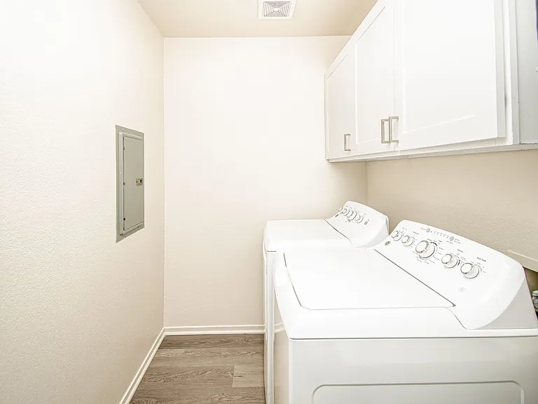 Georgia Avenue Apts — Photo 7