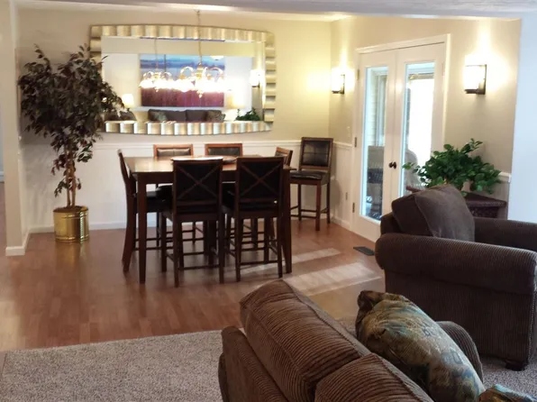 4749 S Pleasantview Rd Unit 84, Harbor Springs, MI 49740