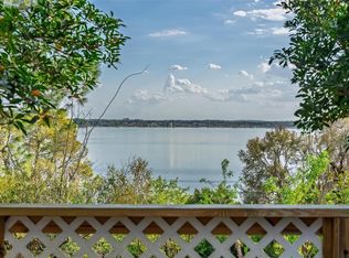 976 Fairview Ave, Mount Dora, FL 32757