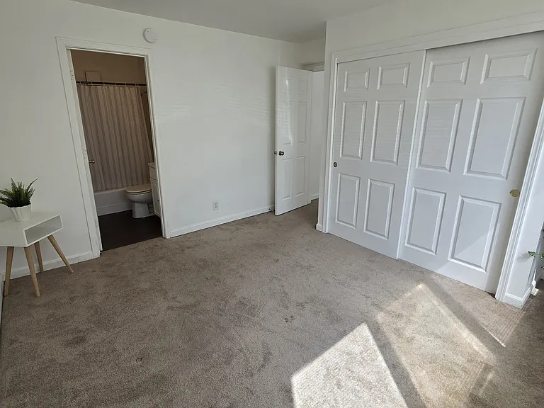 University View Apartments — Photo 27