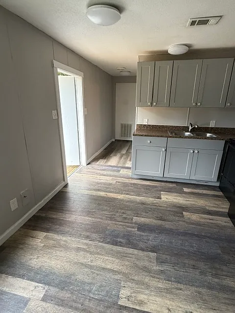 1 bed, 800 sqft, $675 — Photo 3