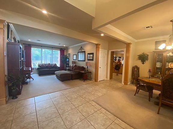 4th image of 3112 NE Heritage Dr