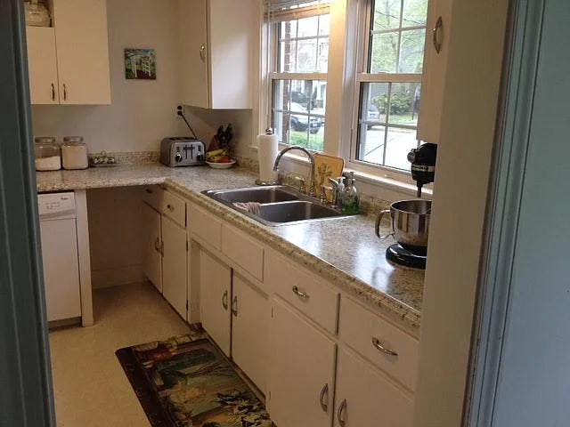 1045 N Lexan Cres — Photo 3