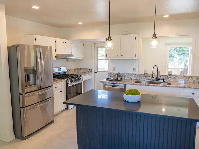 3803 Yellowstone Ct — Photo 17