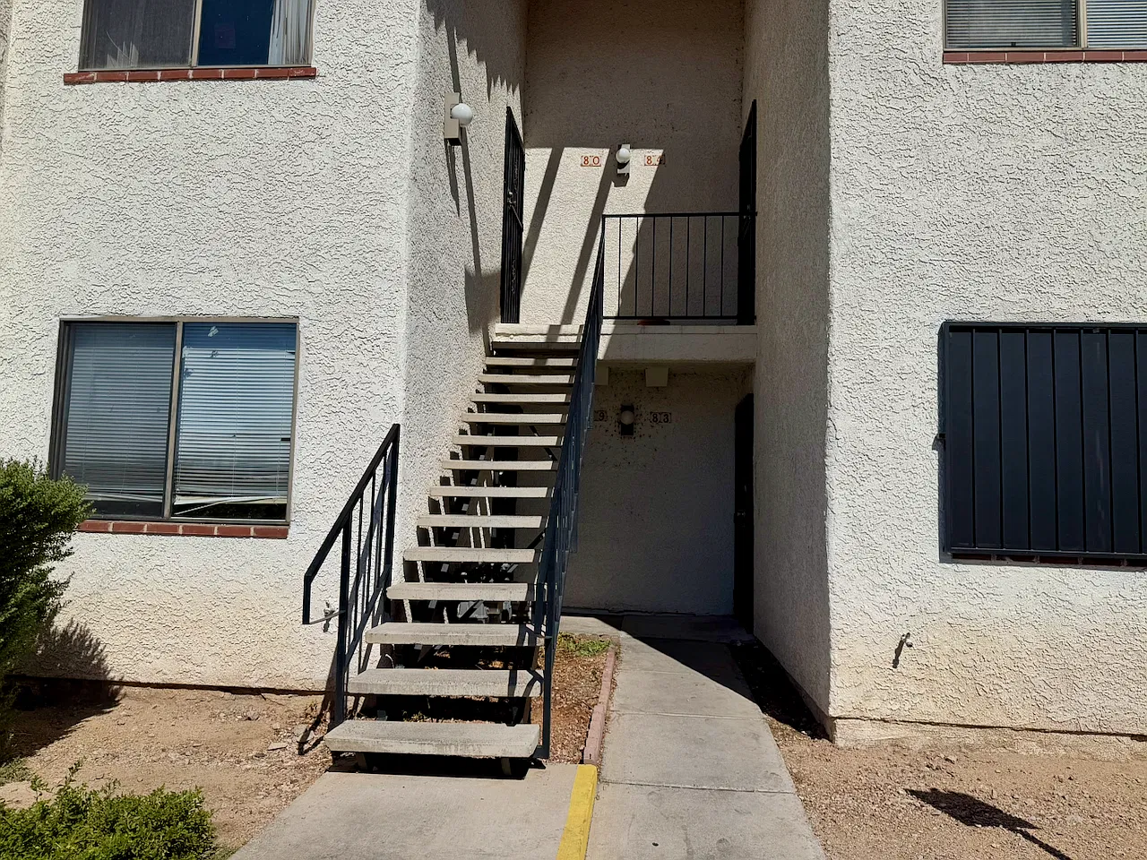 2 bed, 2.0 bath, 970 sqft, $1,199 — Photo 2