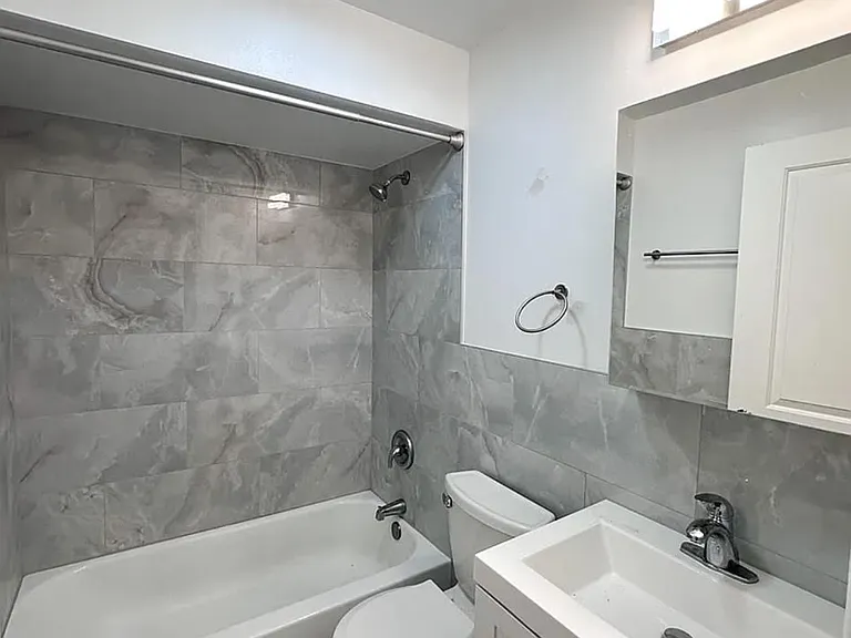 663-663 W Grace St #663-318 — Photo 7