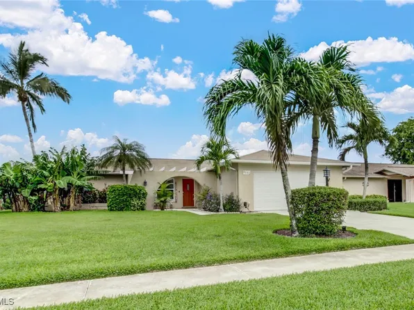 4650 Chippendale Dr, Naples, FL 34112