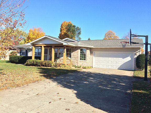 2nd image of 905 Canterbury Dr