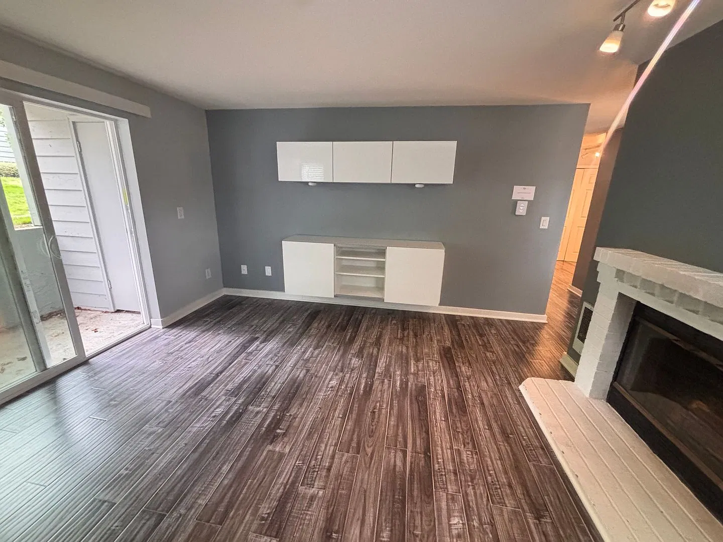Charming 2-Bedroom Condo in the heart of Kenmore — Photo 4