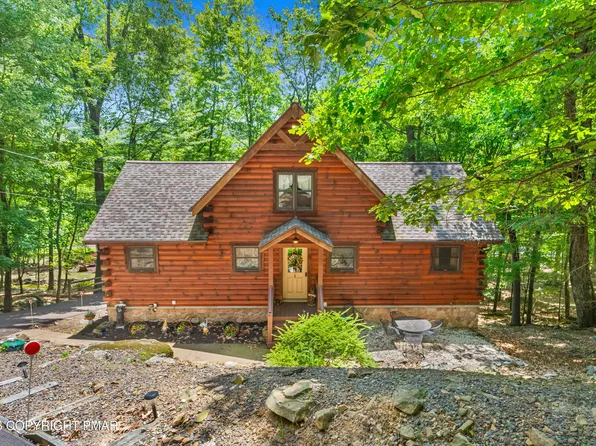 150 N Iroquois Cir, Hazleton, PA 18202