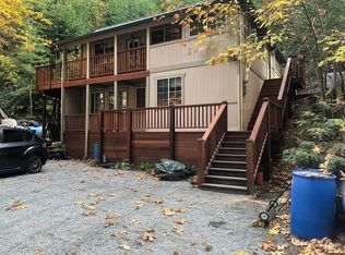 17184 Mount Jackson Trl, Rio Nido, CA 95471