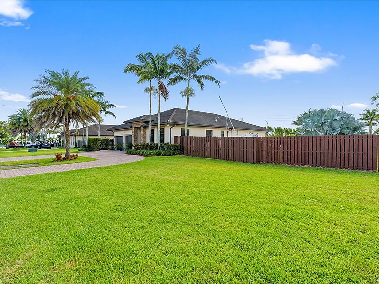 21365 SW 177th Ct — Photo 35