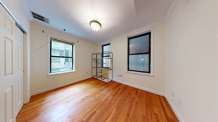 Rented by Bond New York | media 26