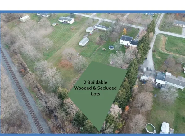 125 Main St, Wheeler, IN 46393