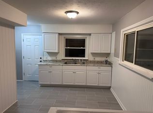 5181 S Hubbard St, Wayne, MI 48184