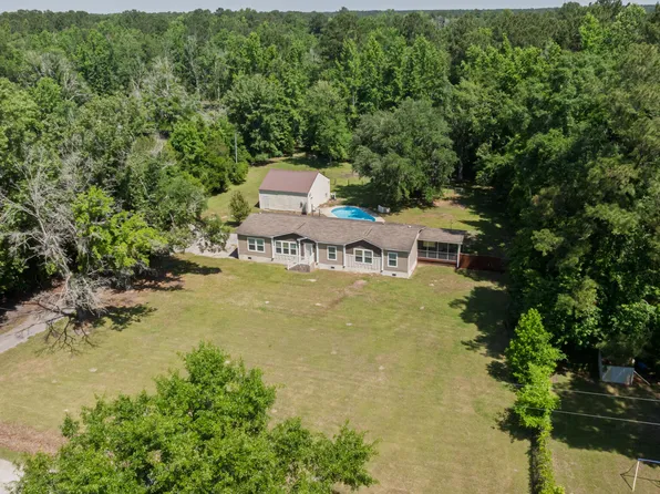 752 Nancys Pl, Ridgeville, SC 29472