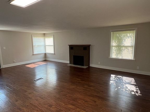 4th image of 912 Peter Ave