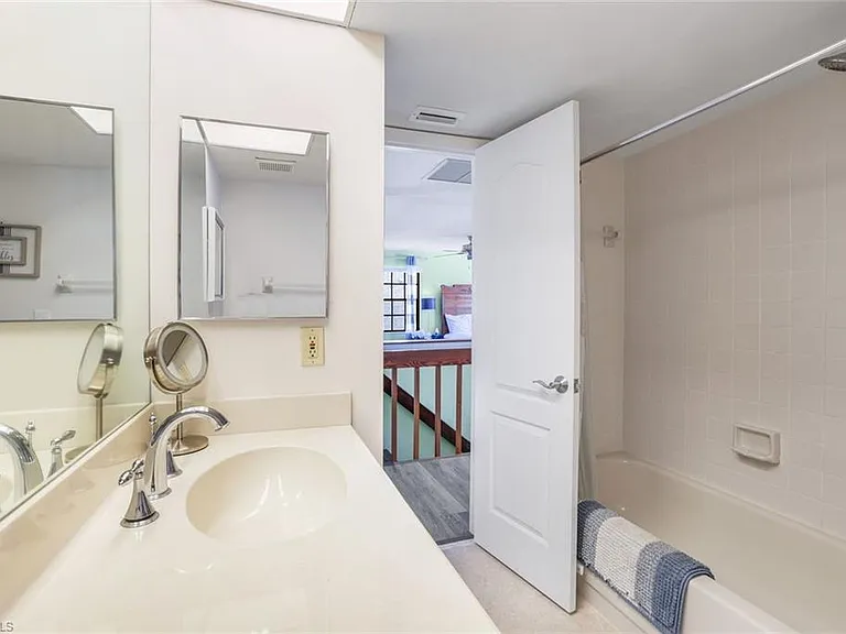 823 Meadowland Dr #H — Photo 15