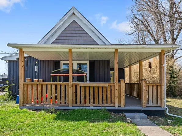 221 Elm St, Paoli, IN 47454