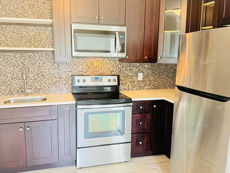 71 Rockefeller Dr #A — Photo 7
