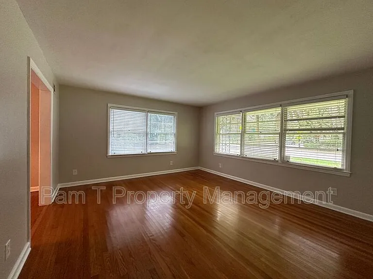 201 Kensington Dr — Photo 23