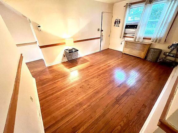 5th image of 67-49 Bell Blvd #L