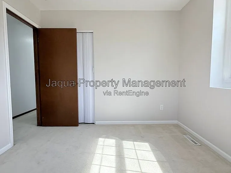 2383 Quincy Ave — Photo 20