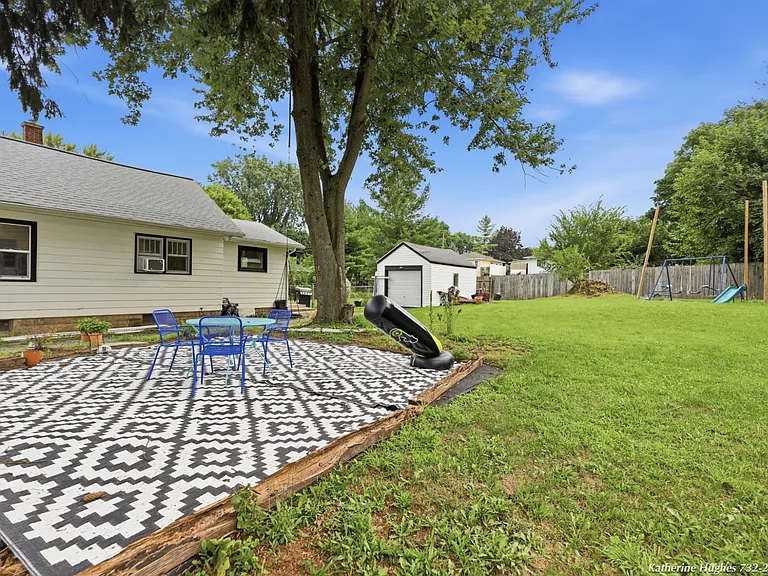1250 Emerald Ave NE — Photo 20