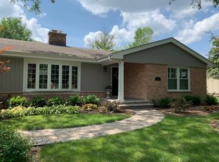 608 Plamondon Ct, Wheaton, IL 60189