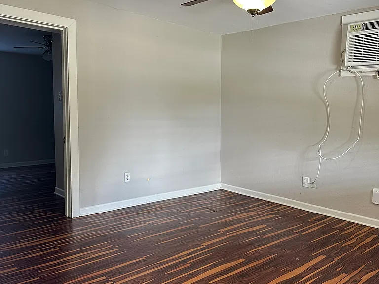 1704 Avondale St #B — Photo 8