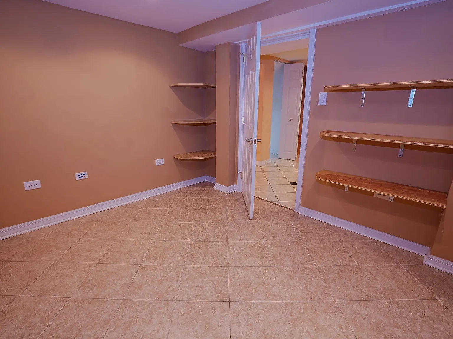 2 bed, 1100 sqft, $1,700 — Photo 2