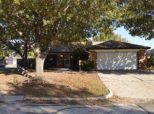 6401 Pilgrim Ln, Arlington, TX 76002