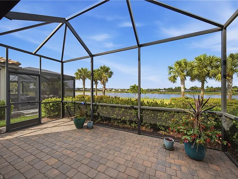 19584 Utopia Ln — Photo 32