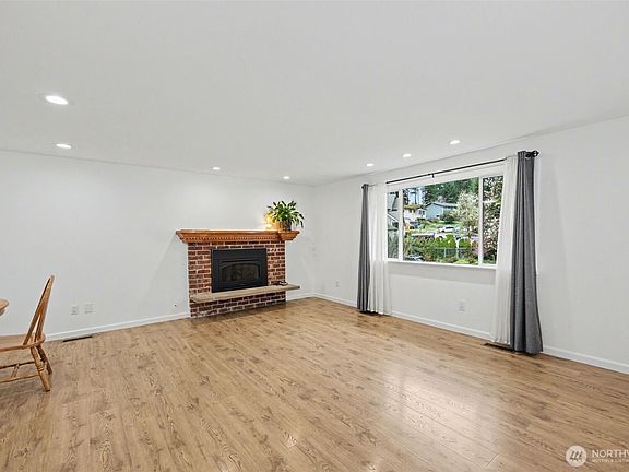 5th image of 19026 63rd Street E