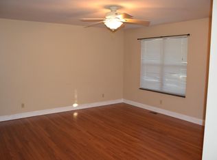 2209 N Village Dr, Saint Charles, MO