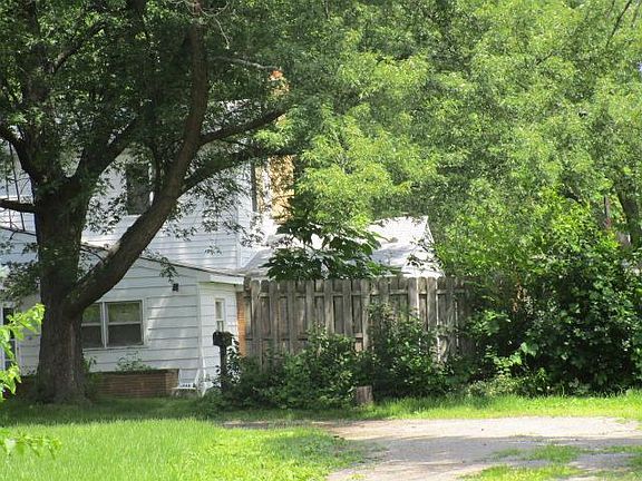 2nd image of 28556 Glasgow St