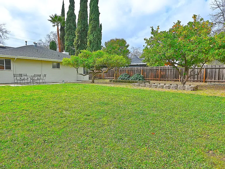 312 Gloria Dr — Photo 15