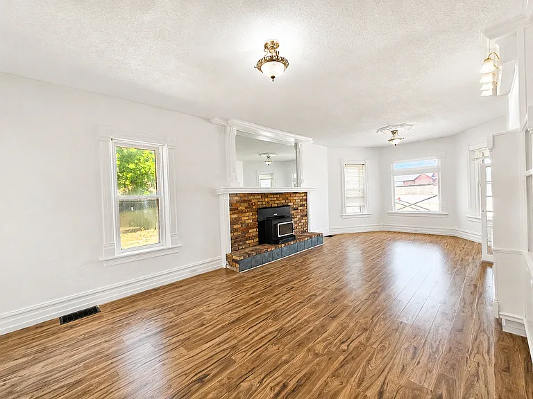 13224 S Redwood Rd — Photo 3