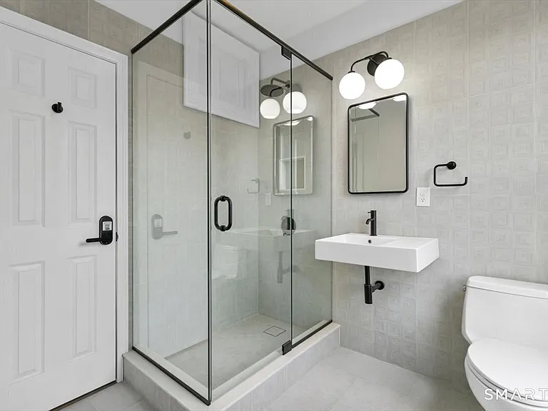 46 Trumbull St #3 — Photo 15