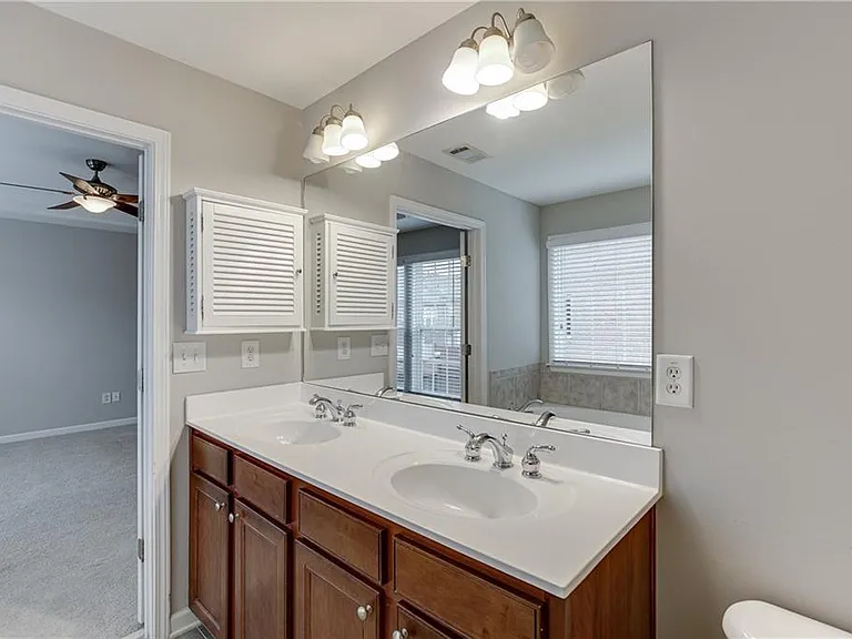 2801 Loftview Sq — Photo 26