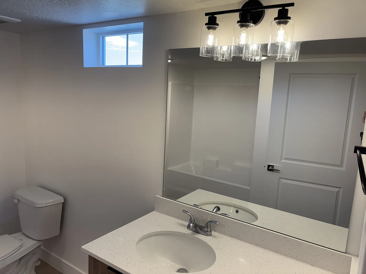 2028 S Sawmill Blvd — Photo 4