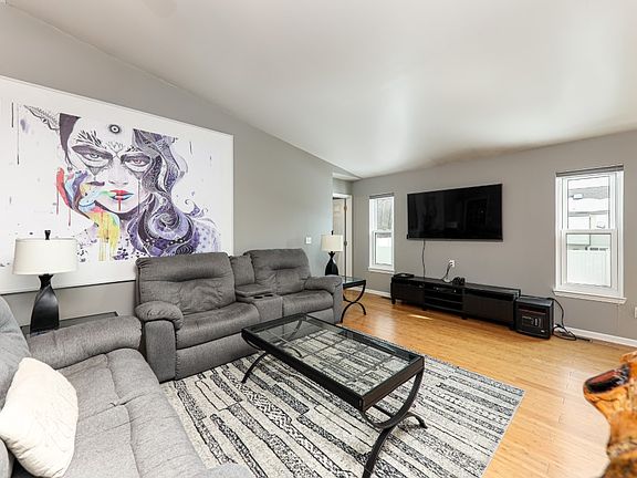 5th image of 7007 Poplar Dr